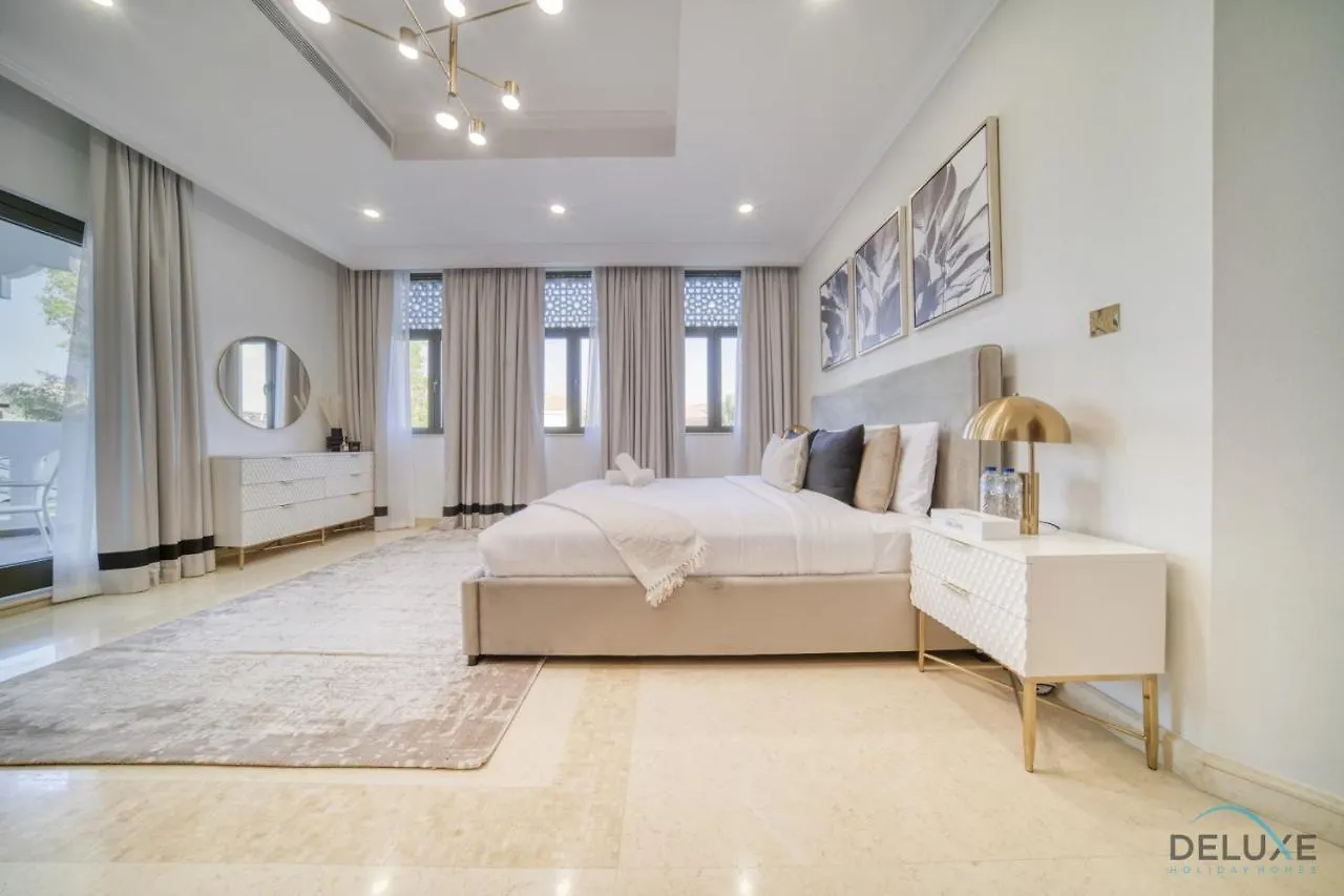 Signature 6Br Villa With Assistant Room And Private Pool In Frond F Palm Jumeirah By Deluxe Holiday Homes دبي