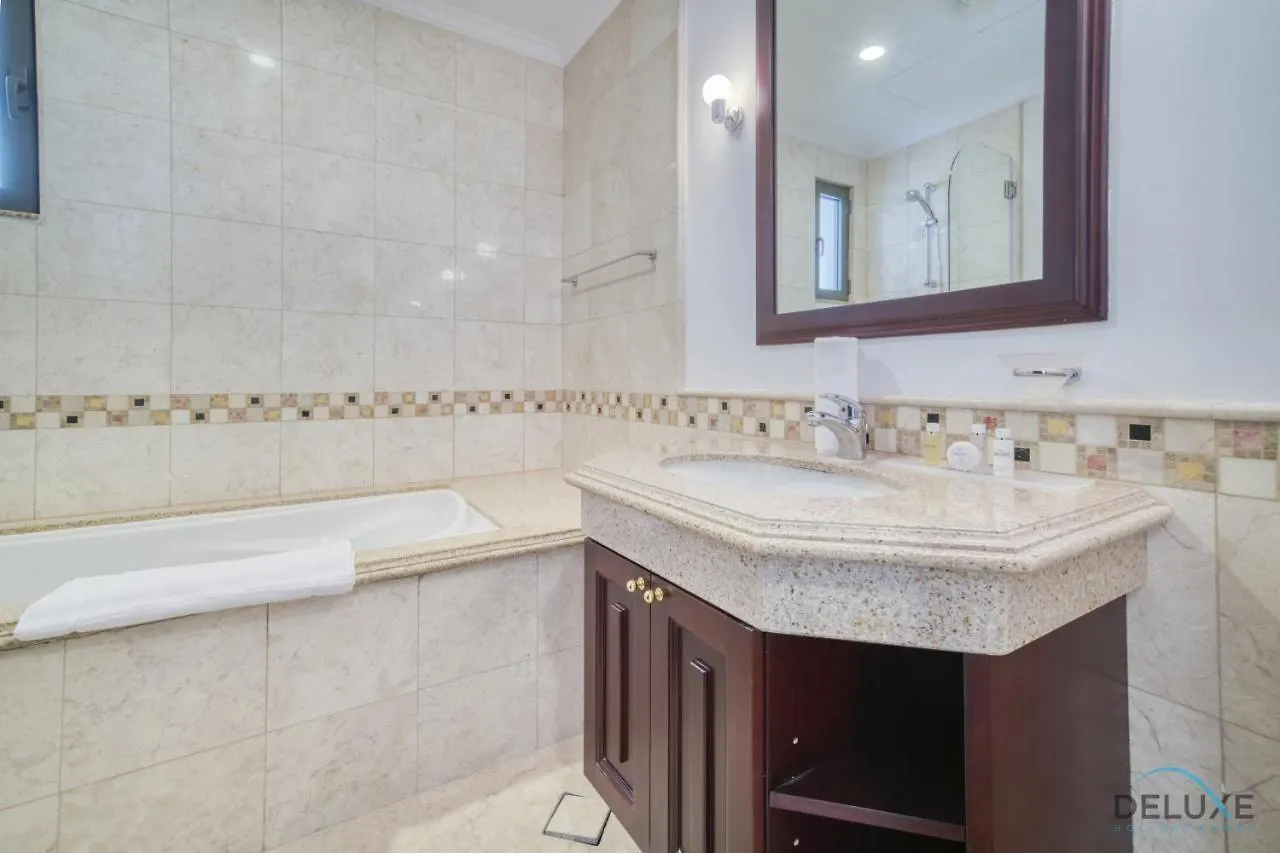 Signature 6Br Villa With Assistant Room And Private Pool In Frond F Palm Jumeirah By Deluxe Holiday Homes دبي الإمارات العربية المتحدة