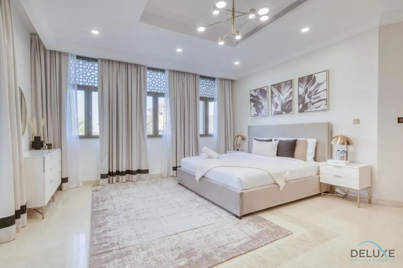 Signature 6Br Villa With Assistant Room And Private Pool In Frond F Palm Jumeirah By Deluxe Holiday Homes دبي