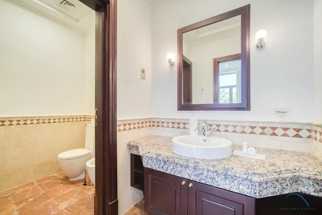 Signature 6Br Villa With Assistant Room And Private Pool In Frond F Palm Jumeirah By Deluxe Holiday Homes دبي 0*,