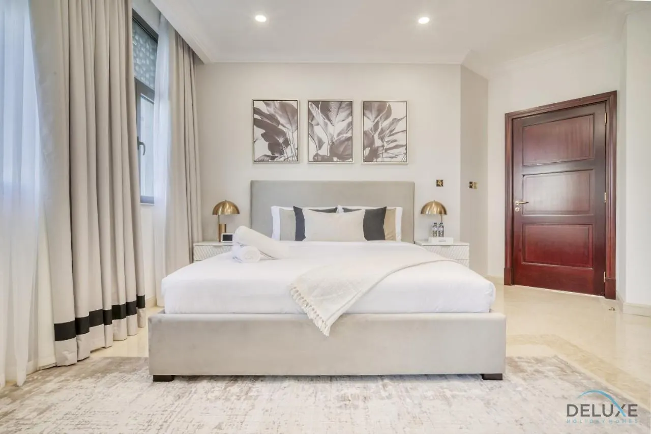 Signature 6Br Villa With Assistant Room And Private Pool In Frond F Palm Jumeirah By Deluxe Holiday Homes دبي