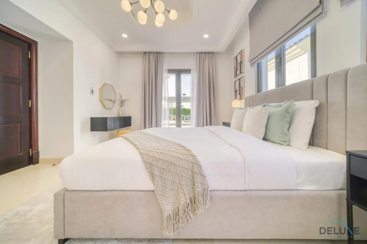 Signature 6Br Villa With Assistant Room And Private Pool In Frond F Palm Jumeirah By Deluxe Holiday Homes دبي