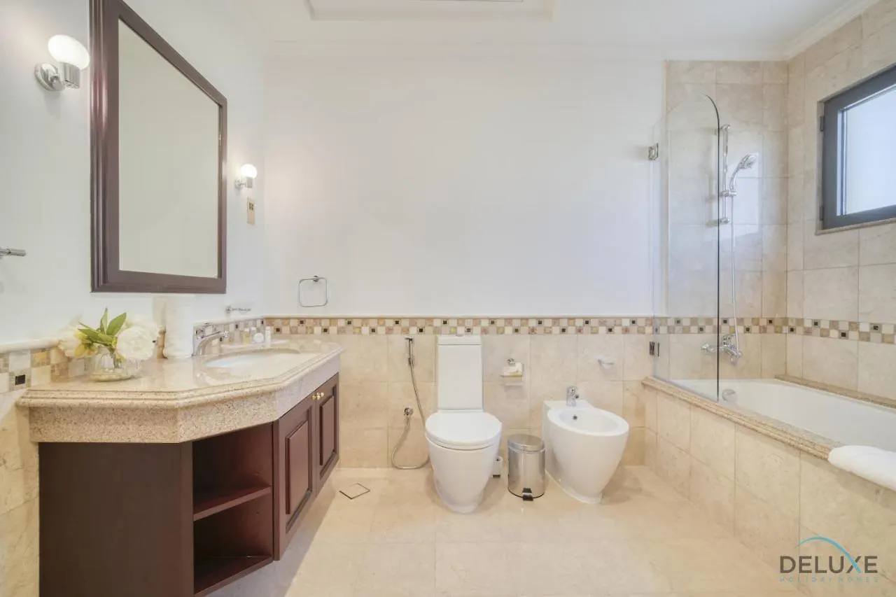 Signature 6Br Villa With Assistant Room And Private Pool In Frond F Palm Jumeirah By Deluxe Holiday Homes دبي الإمارات العربية المتحدة