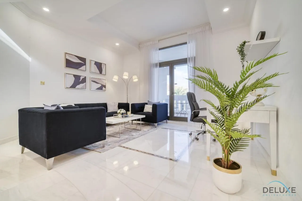 Signature 6Br Villa With Assistant Room And Private Pool In Frond F Palm Jumeirah By Deluxe Holiday Homes دبي