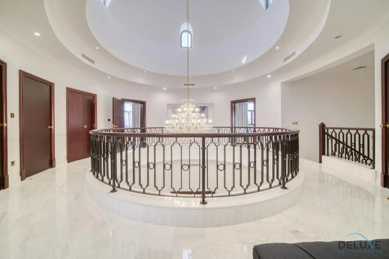 Signature 6Br Villa With Assistant Room And Private Pool In Frond F Palm Jumeirah By Deluxe Holiday Homes دبي الإمارات العربية المتحدة